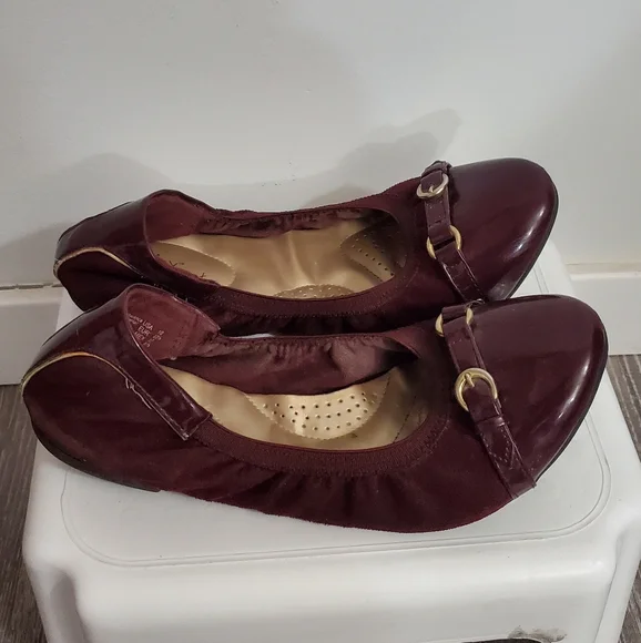 Shoe - Picture 2 of 2